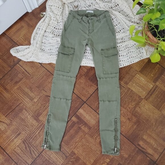 ZARA- Soft Sage Green Cargo Skinny Fit Pants with Zip Ankle - Picture 4 of 15